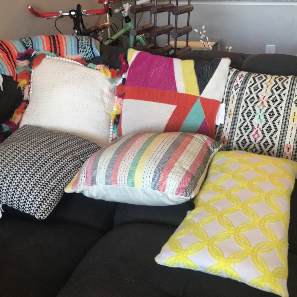 6 tribal patterned pillows